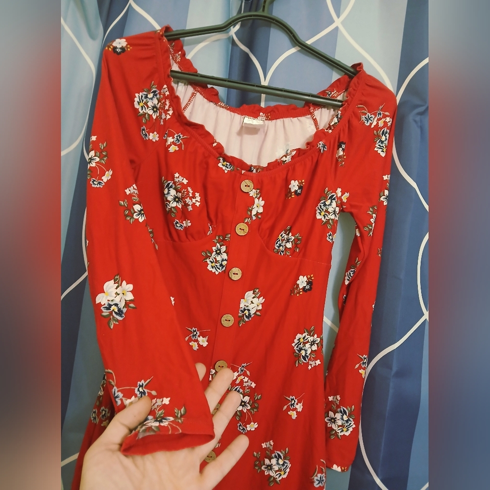 Red Floral Mini Off-shoulder Dress W/ Faux Buttons & Ruffled Neckline Medium - Picture 4 of 14